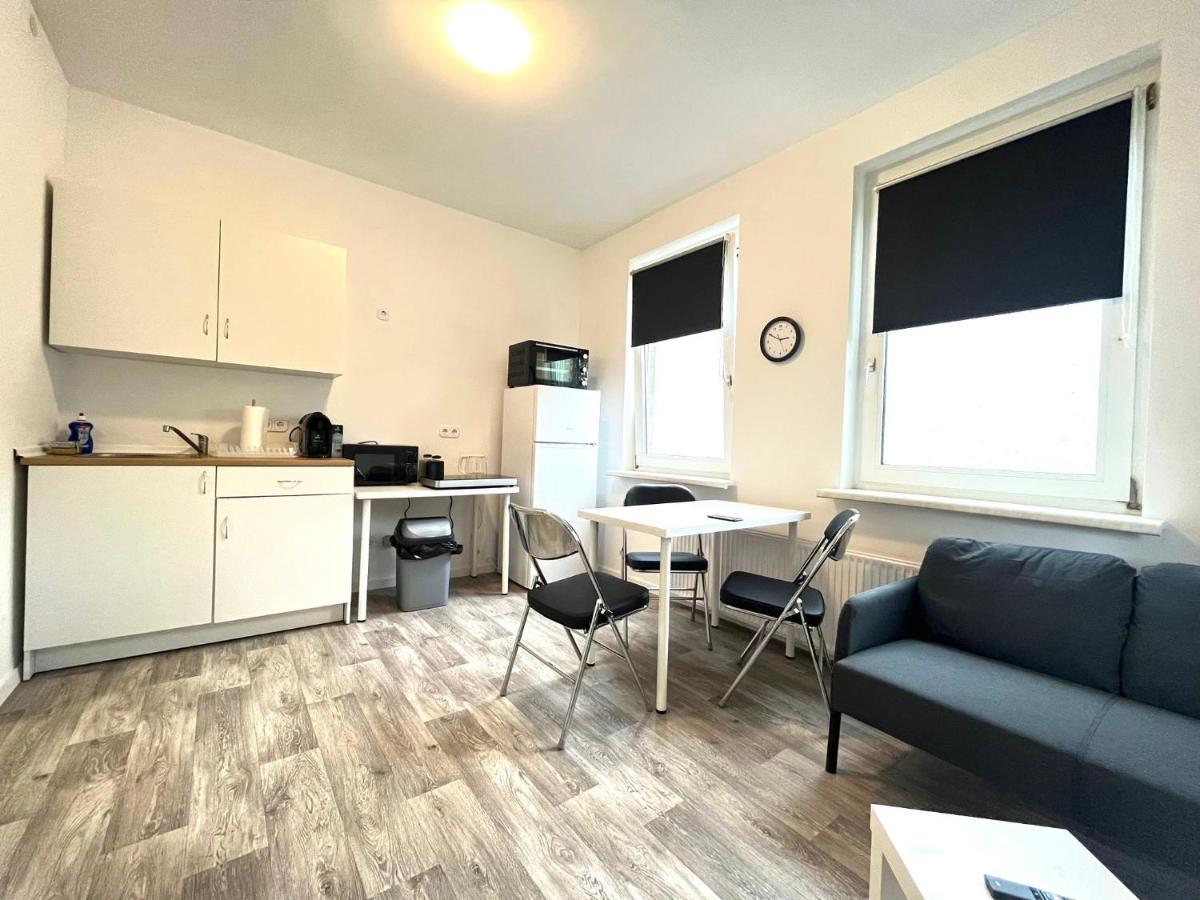 Studio-Apartments Fuer Monteure & Businessgaeste Zentral In Ноймюнстер Экстерьер фото