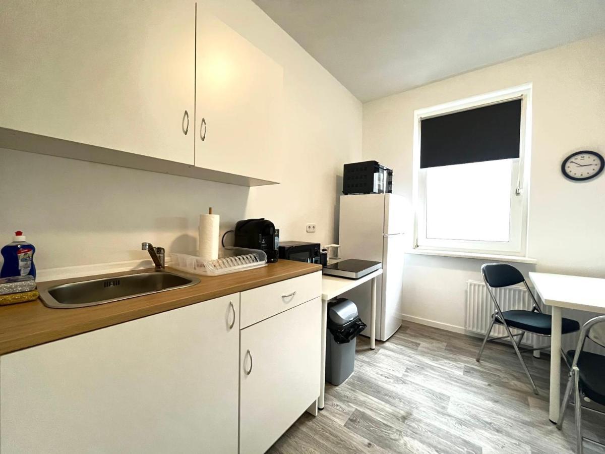 Studio-Apartments Fuer Monteure & Businessgaeste Zentral In Ноймюнстер Экстерьер фото